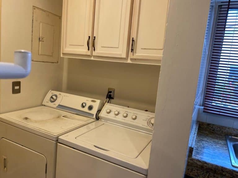 El Cid Rental Laundry Room