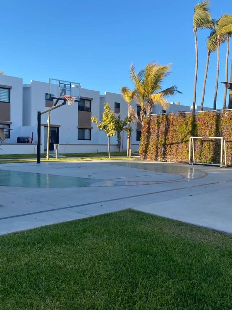 Palmilla Basketball court