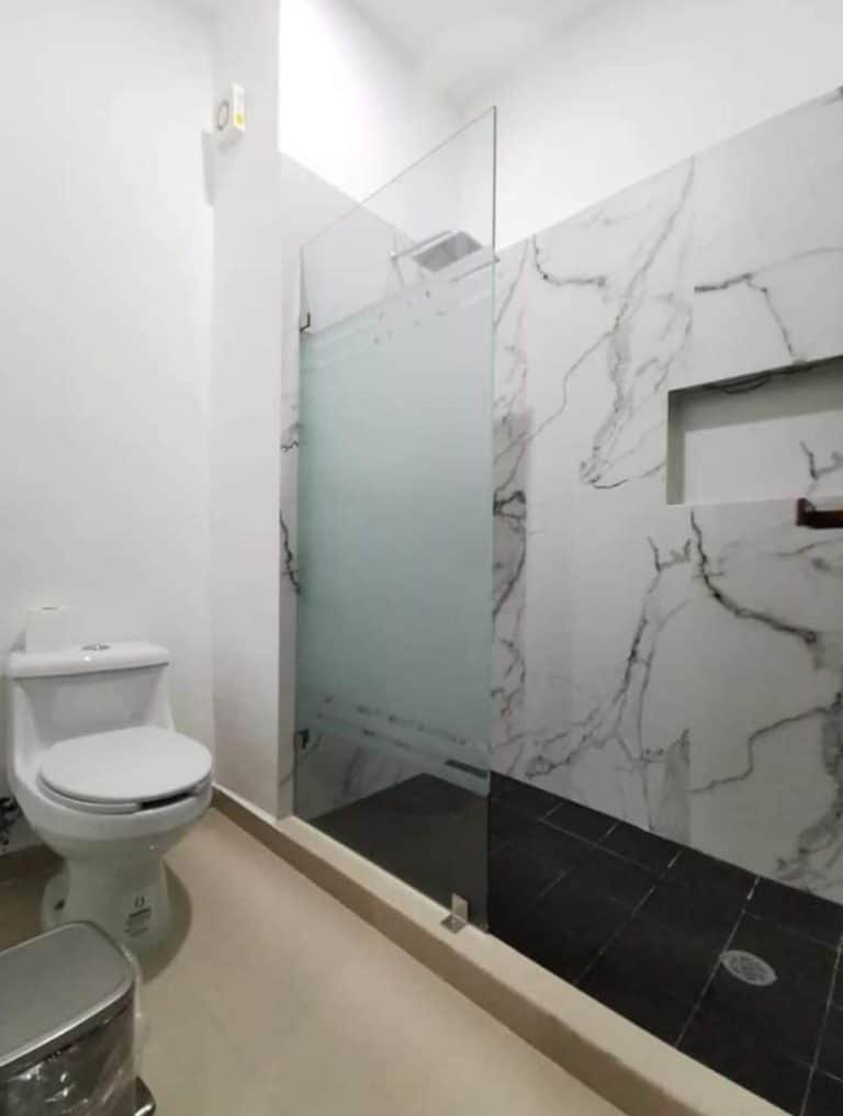 Isurus Bathroom 2