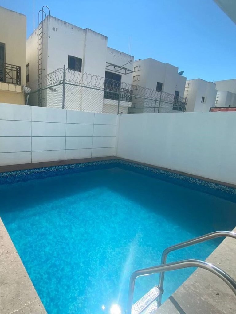 Isurus Pool