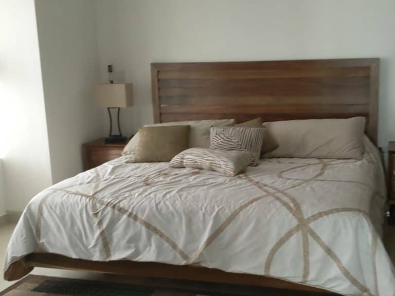 SV1B Bedroom