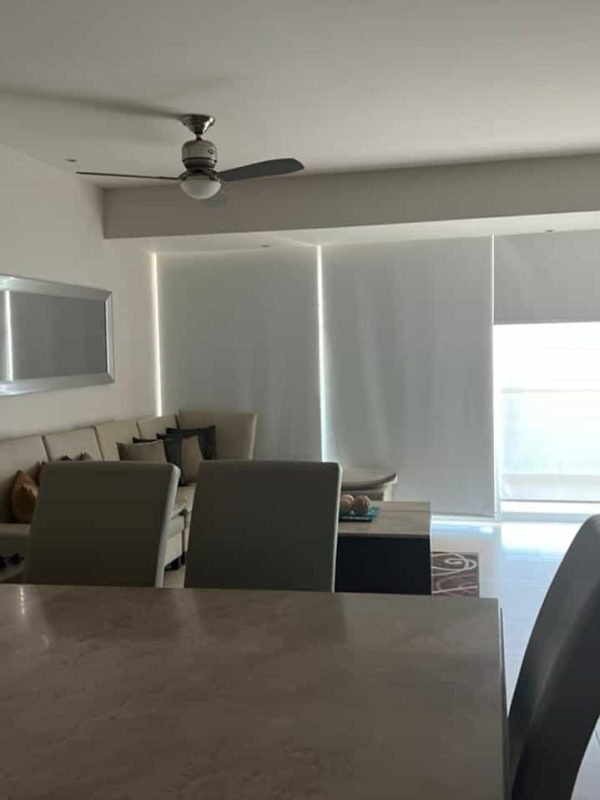 Peninsula Dinning Room